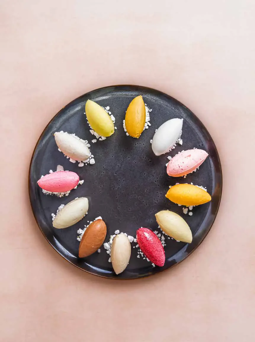 Kastbergs sorbet og flødeis anrettet som queneller