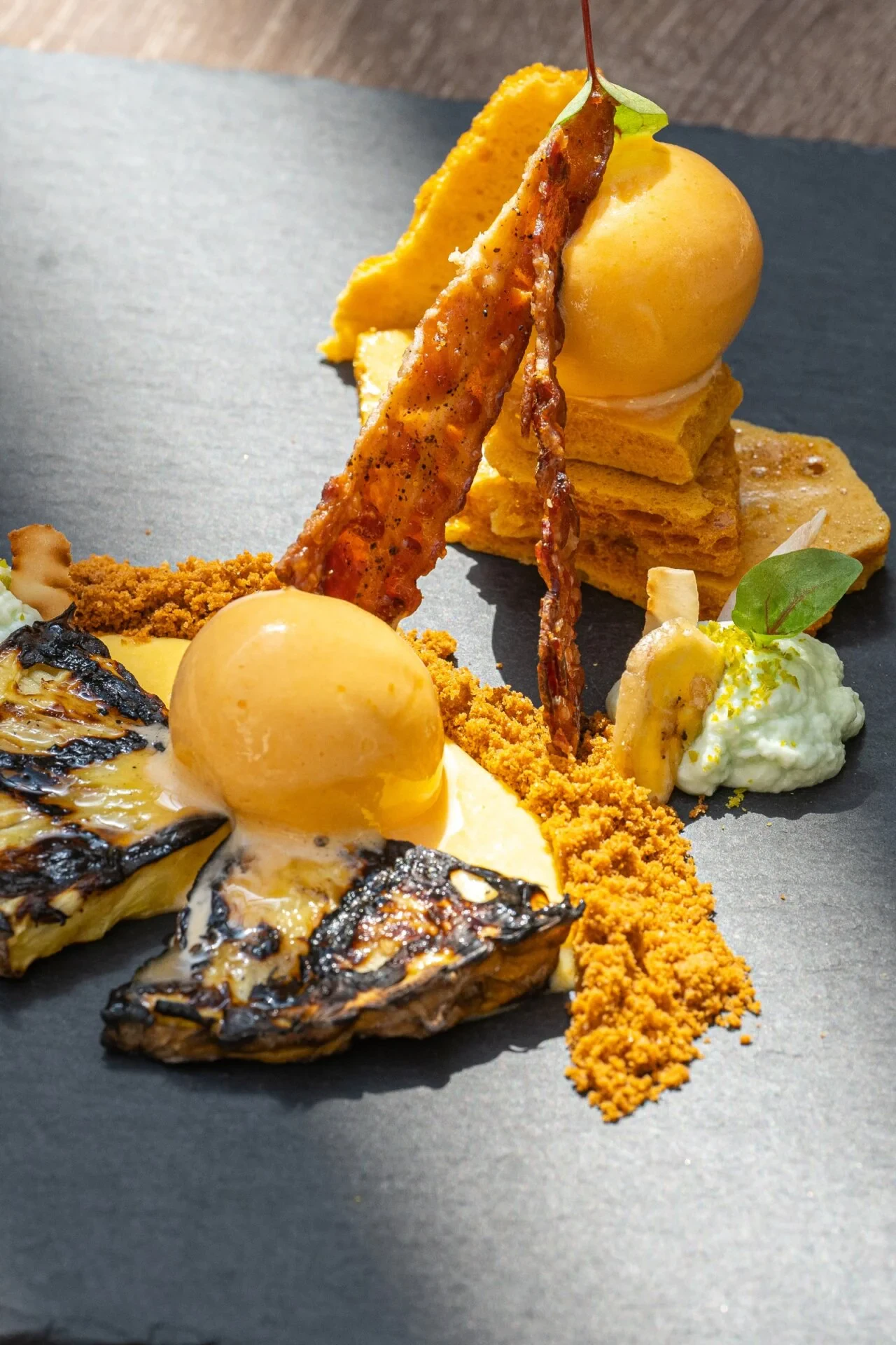 Hawaaian sunset dessert med mango sorbet