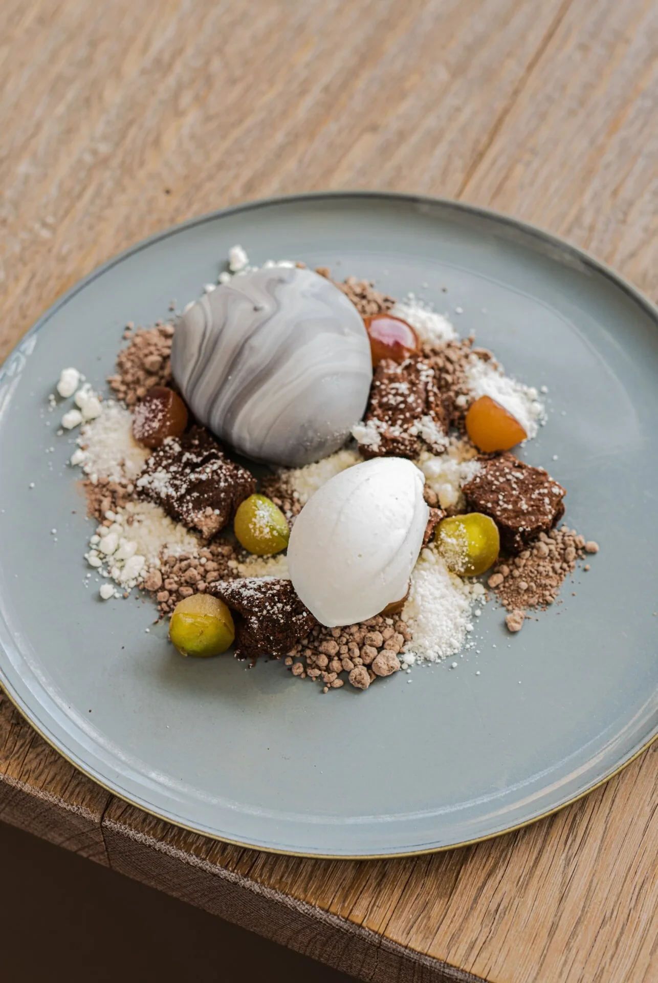 Dessert med sten af græsk youghurt og æble sorbet