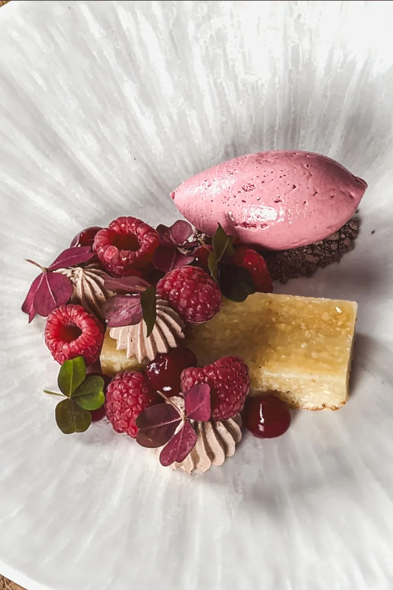 Frangipane mit Himbeer Sorbet