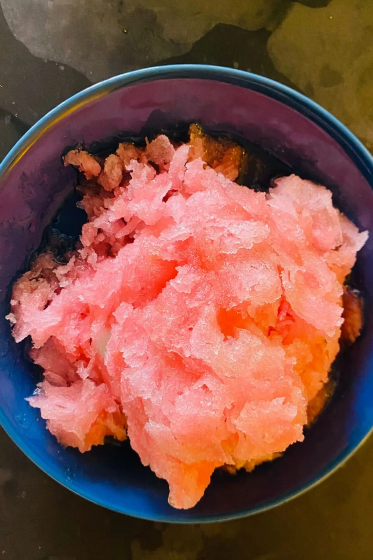 Kakigori med rabarber sorbet og vaniljeis