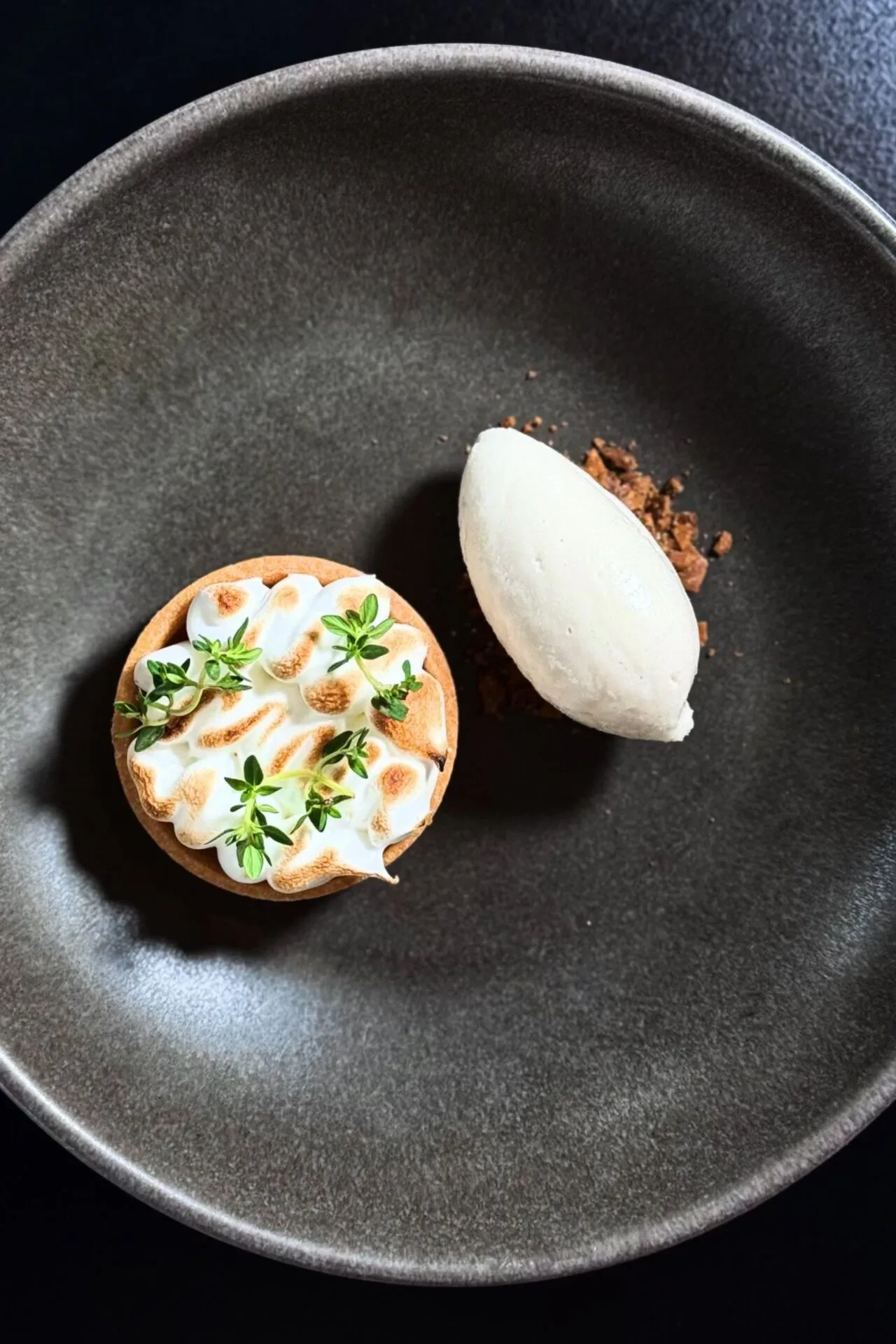 Citron tærte med lemon curd, sprød marengs og lemon sorbet