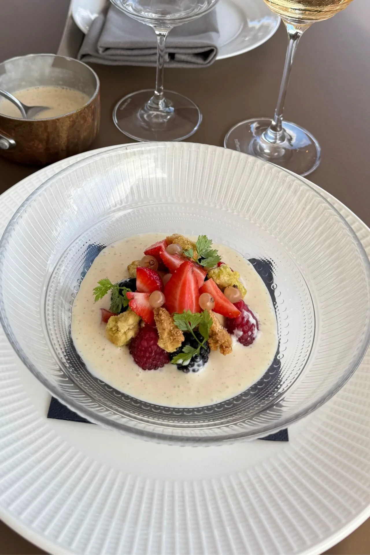 Bagt Vaniljeflan med Lemon sorbet og vaniljeis