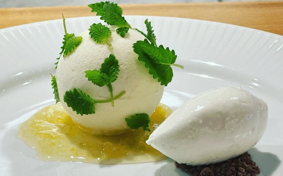 Lækker stikkelsbær dessert fra Sjette Frederiks Kro