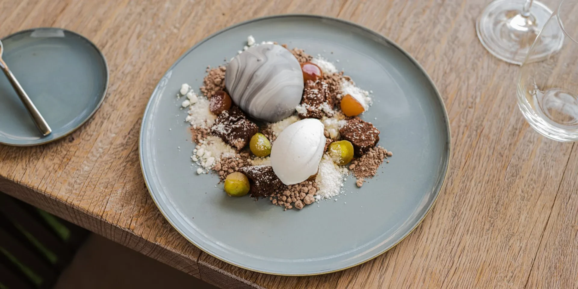 Sten af græsk yoghurt med æble sorbet