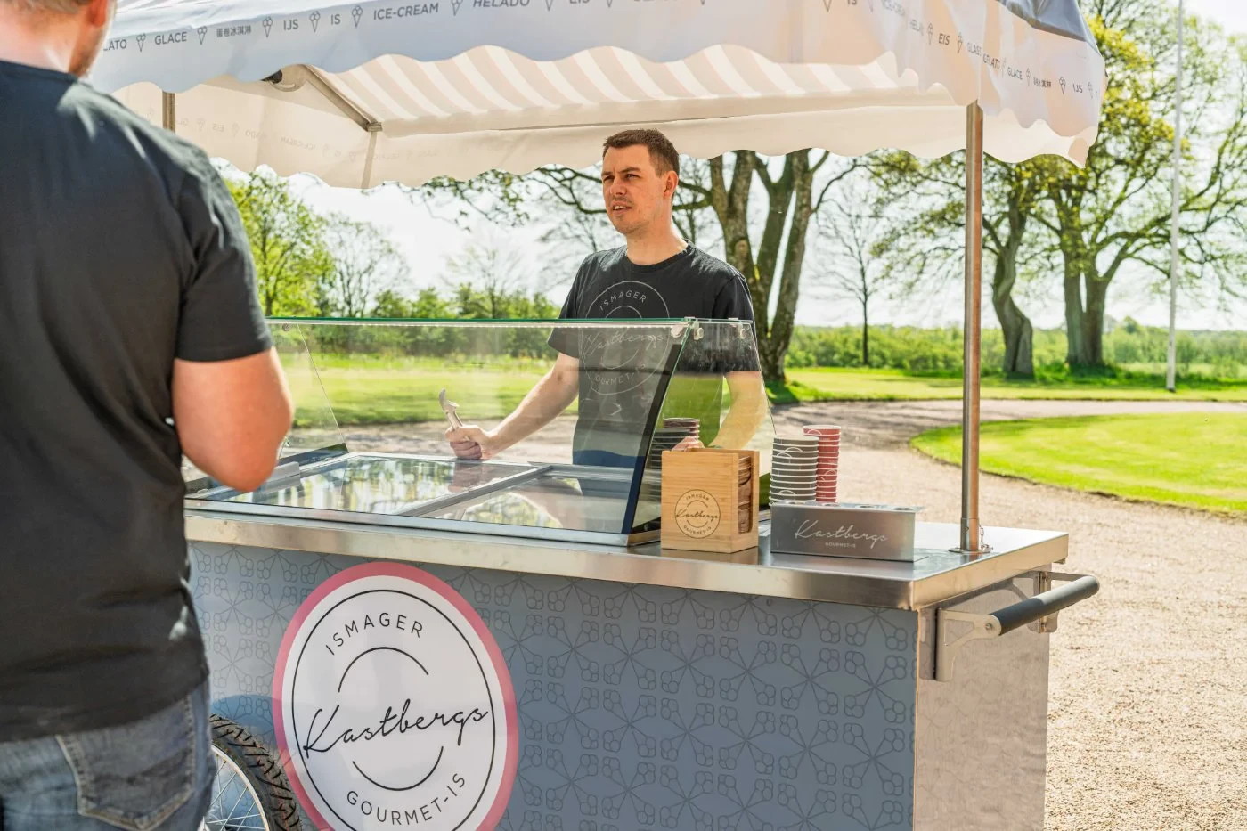 Is-vogn i brug ved event