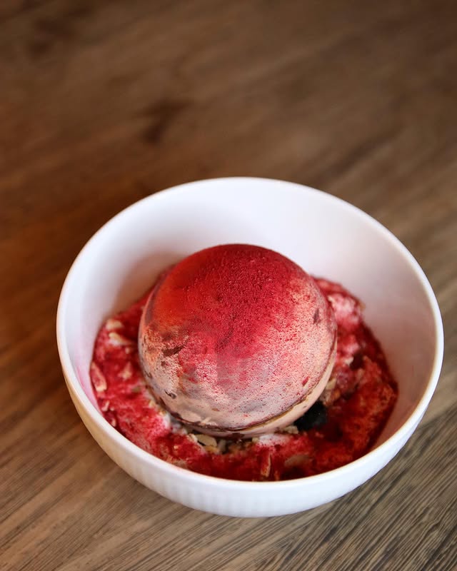 Risalamande med chokolade kugle og Kirsebær Sorbet