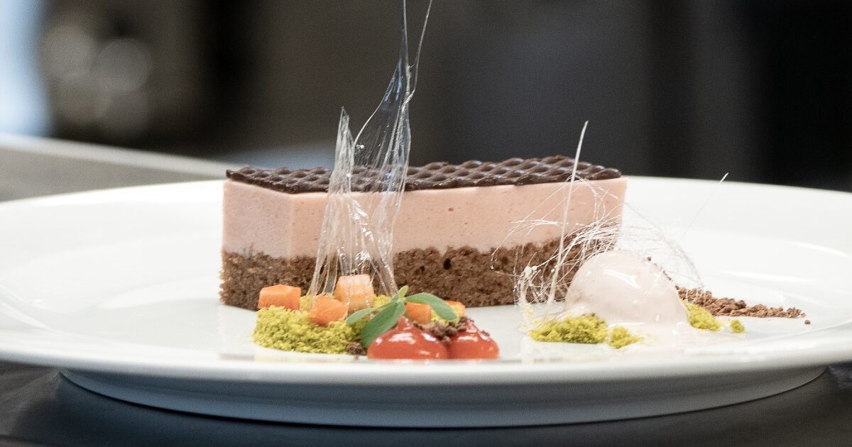 yoghurt strawberry cake with rhubarb sorbet