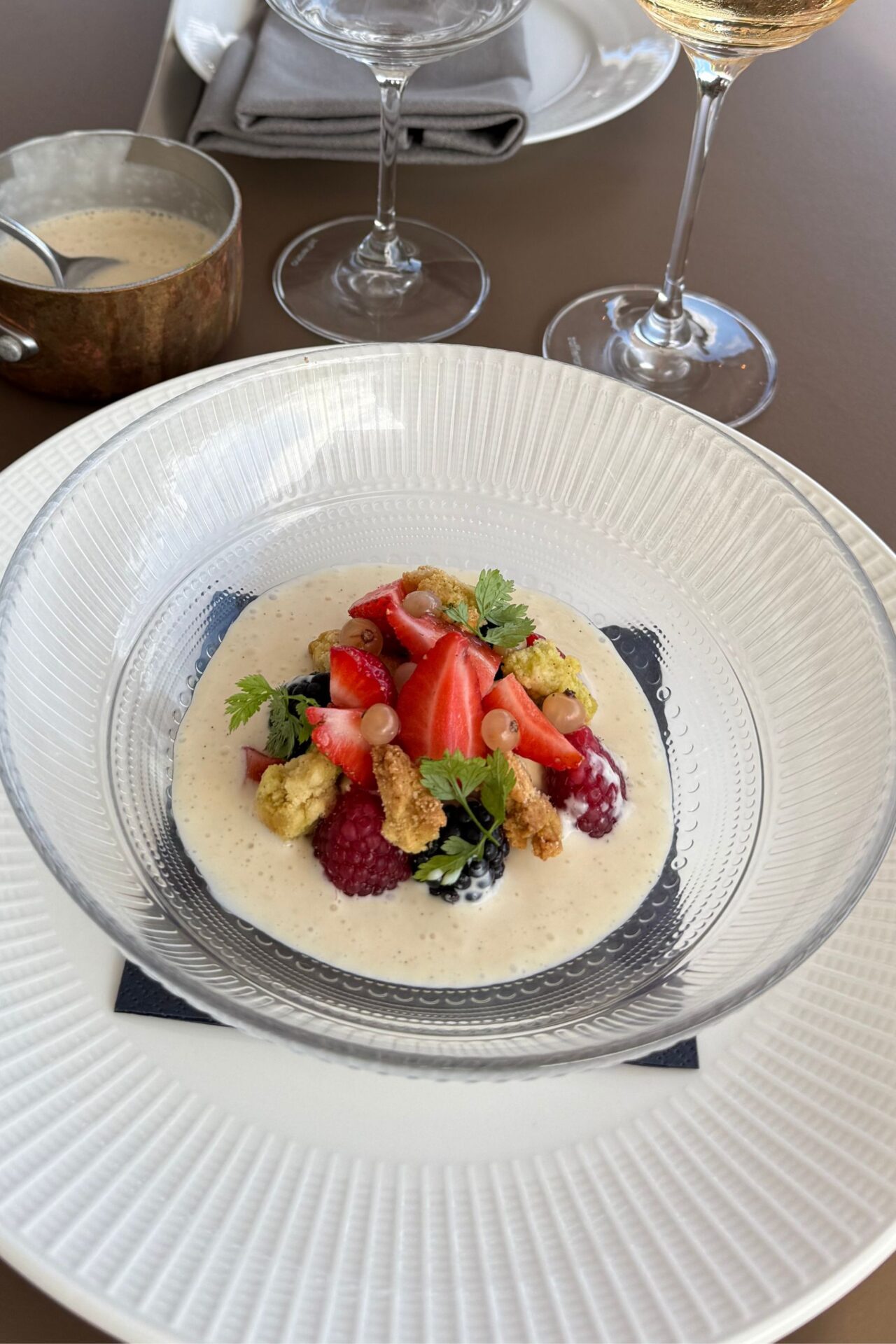 Bagt Vaniljeflan med Lemon sorbet og vaniljeis