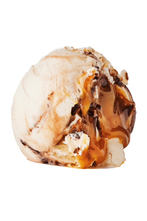 En kugle af Kastbergs Jordnød-karamel-chokolade