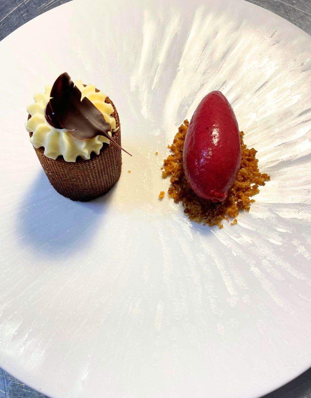 Profiteroles med solbær sorbet