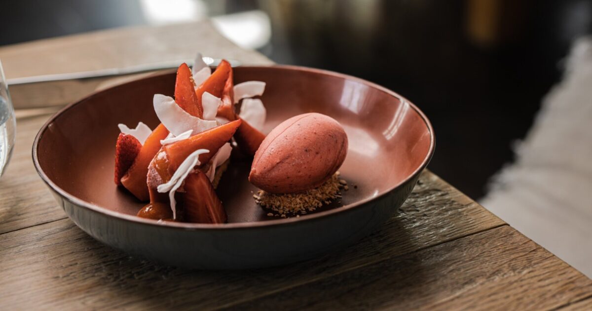 vegan strawberry dessert